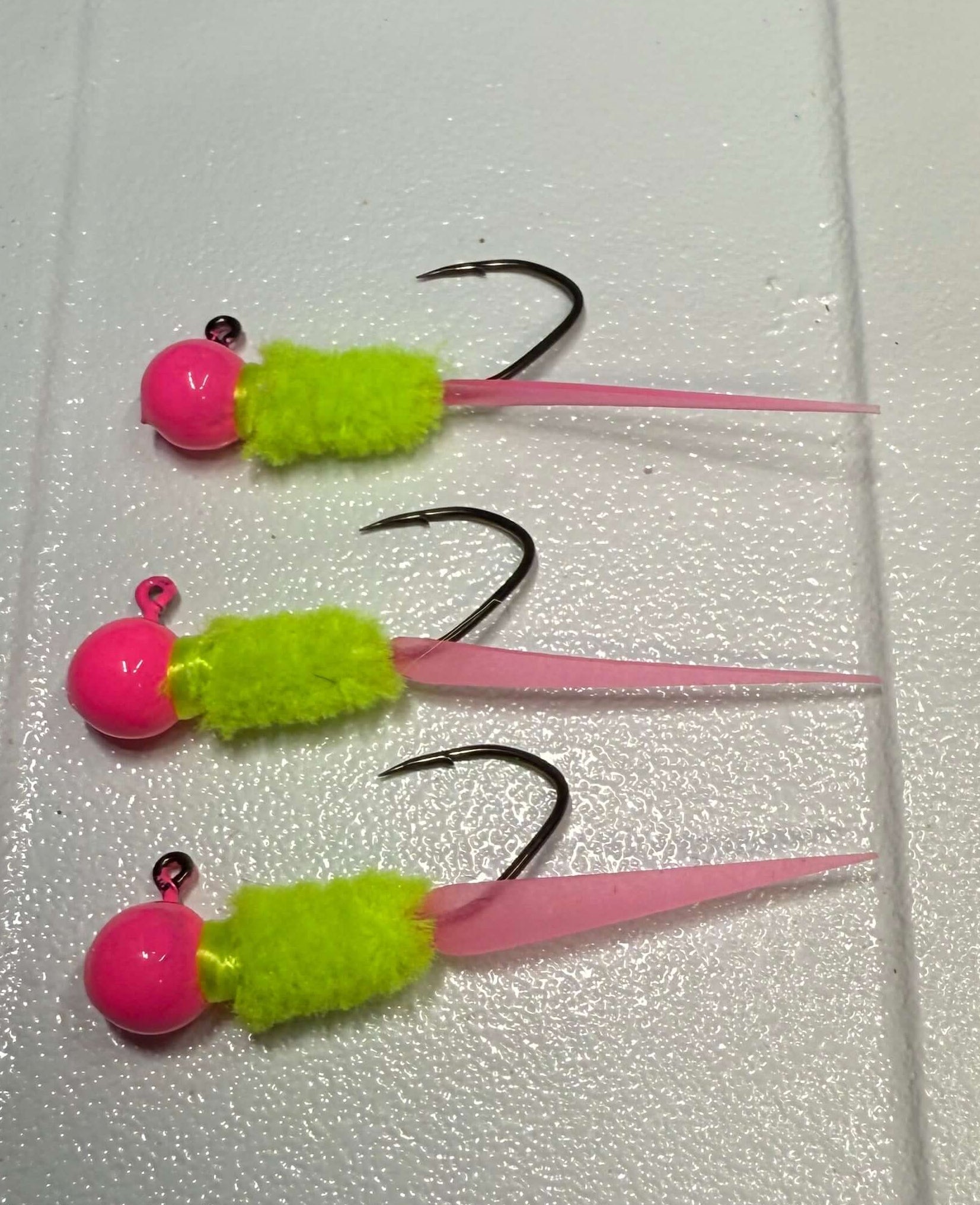 3 Gabarits Jig Pour Crappie 1/32 Oz - Mustad - Montés Main - Noir Et Sunfish - Neufs